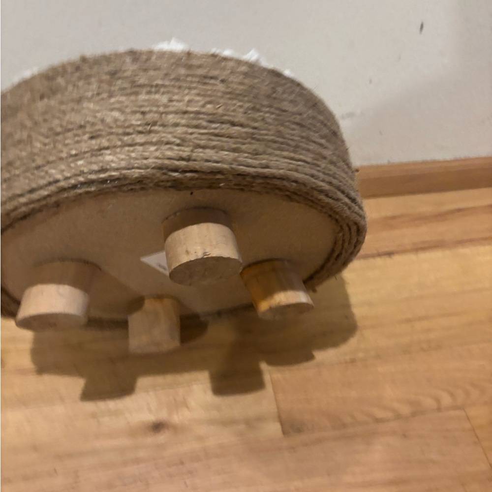 Round Jute cat bed